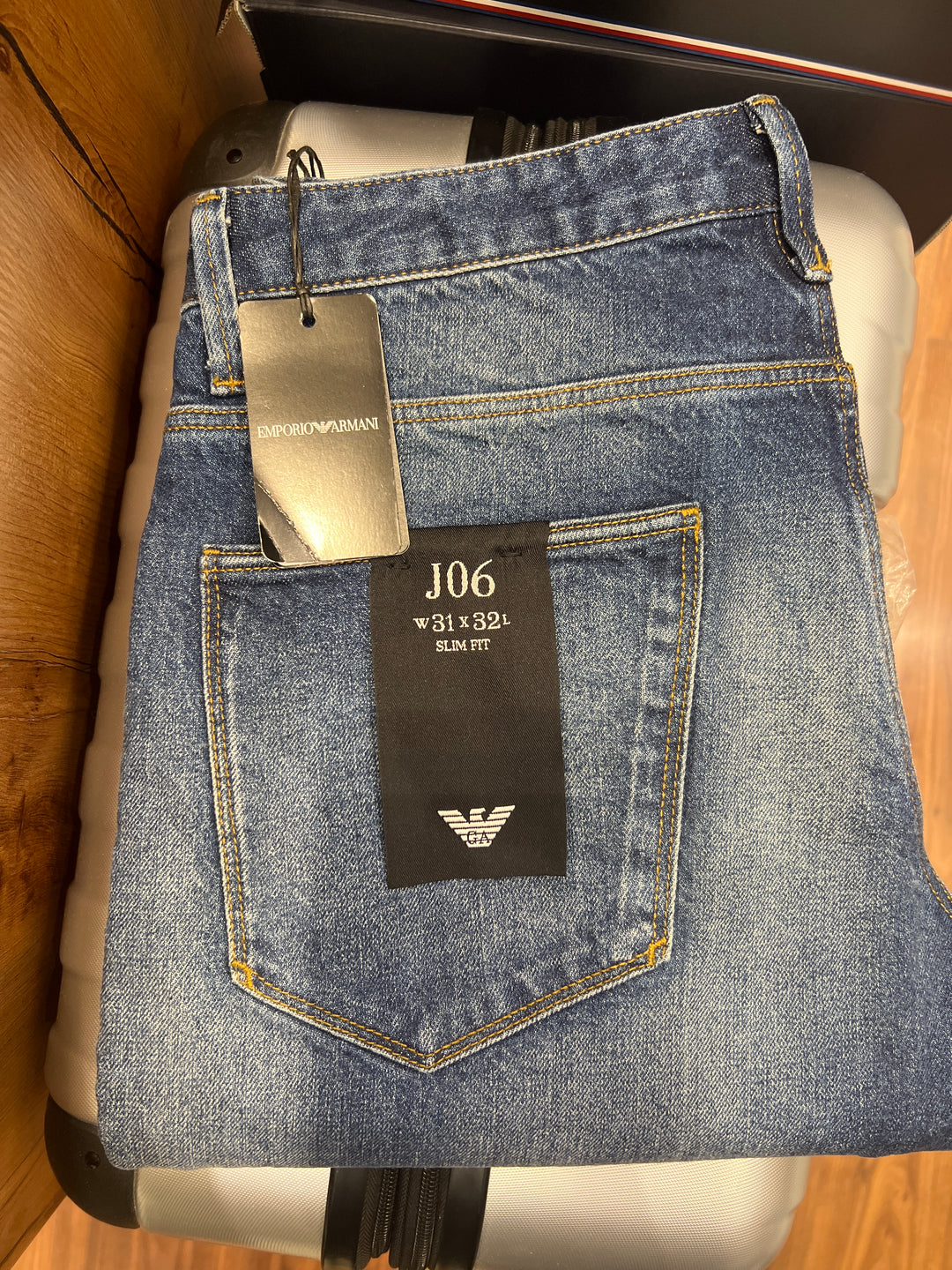 Jean Emporio Armani bleu slim fit J06