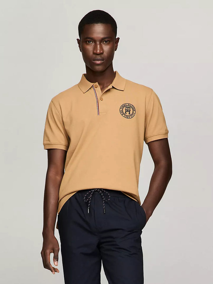 Polo Tommy Hilfiger coupe régulière avec monogramme bordé